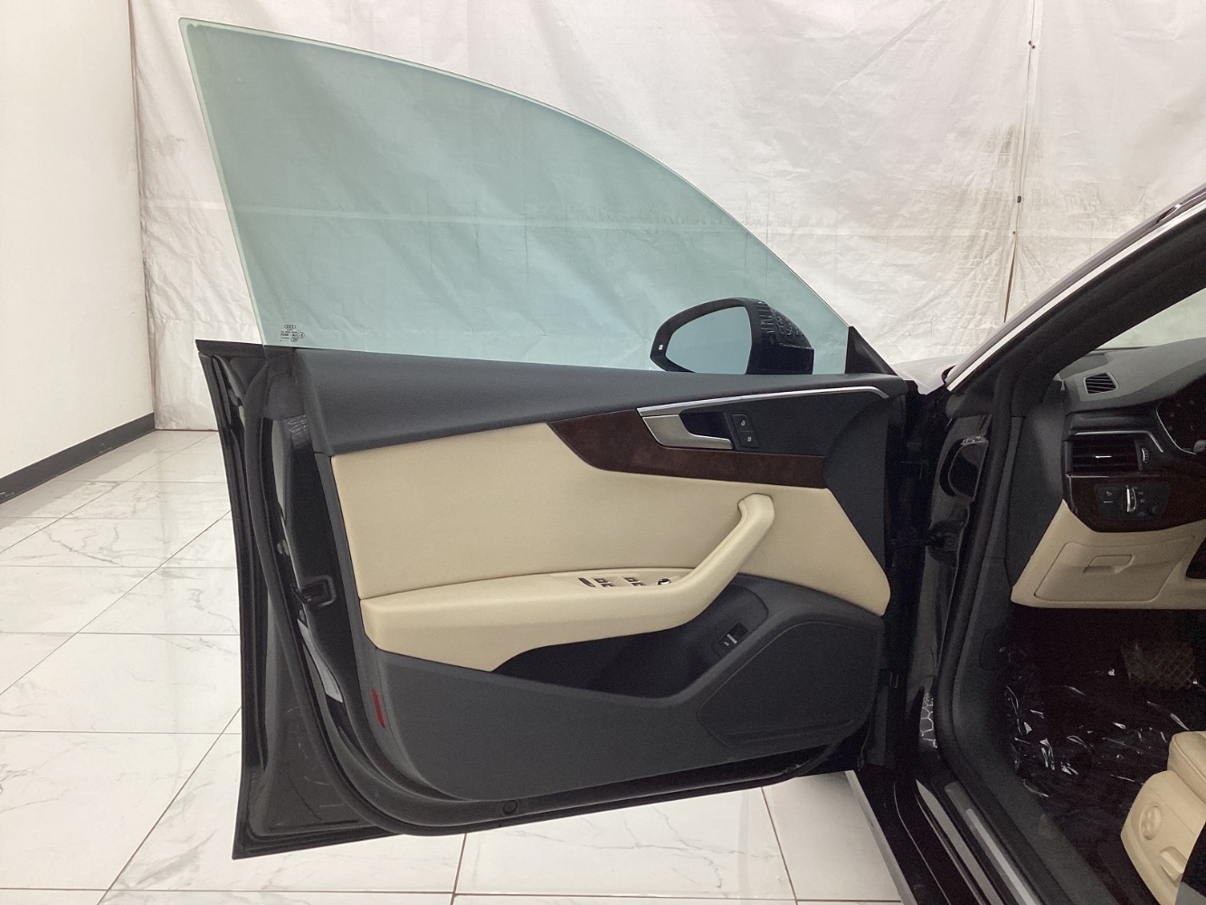Vehicle image 16 of 51