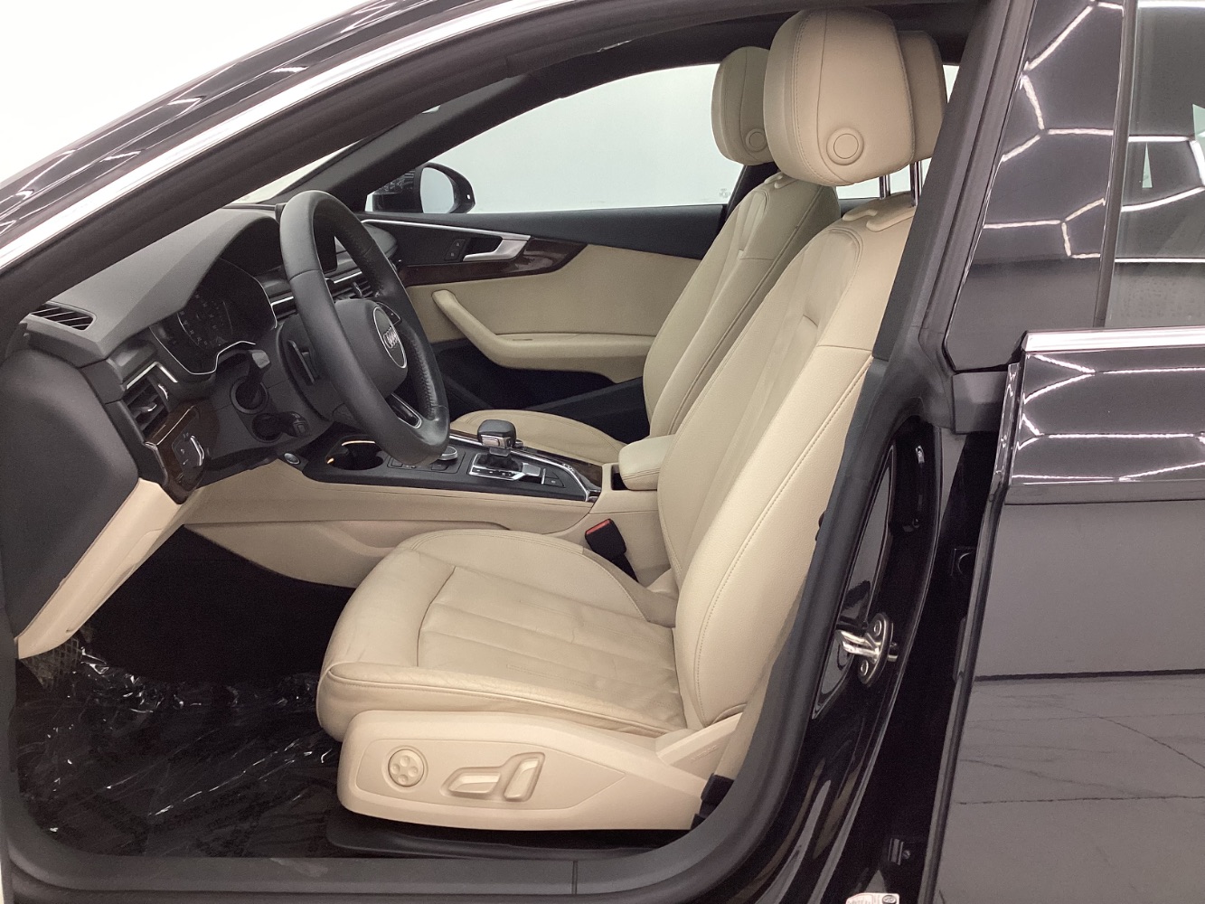 Vehicle image 12 of 51
