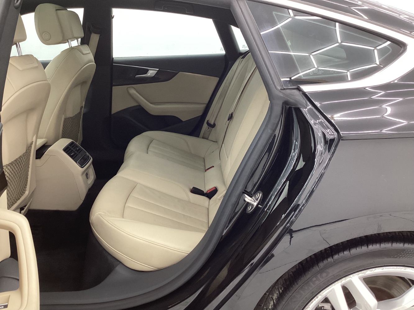 Vehicle image 18 of 51