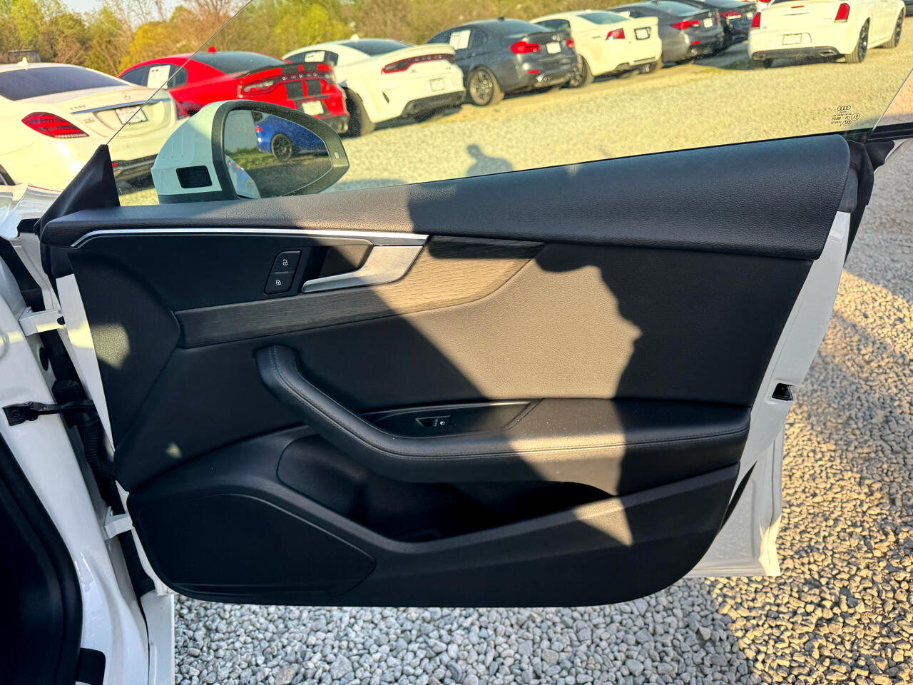 Vehicle image 18 of 85
