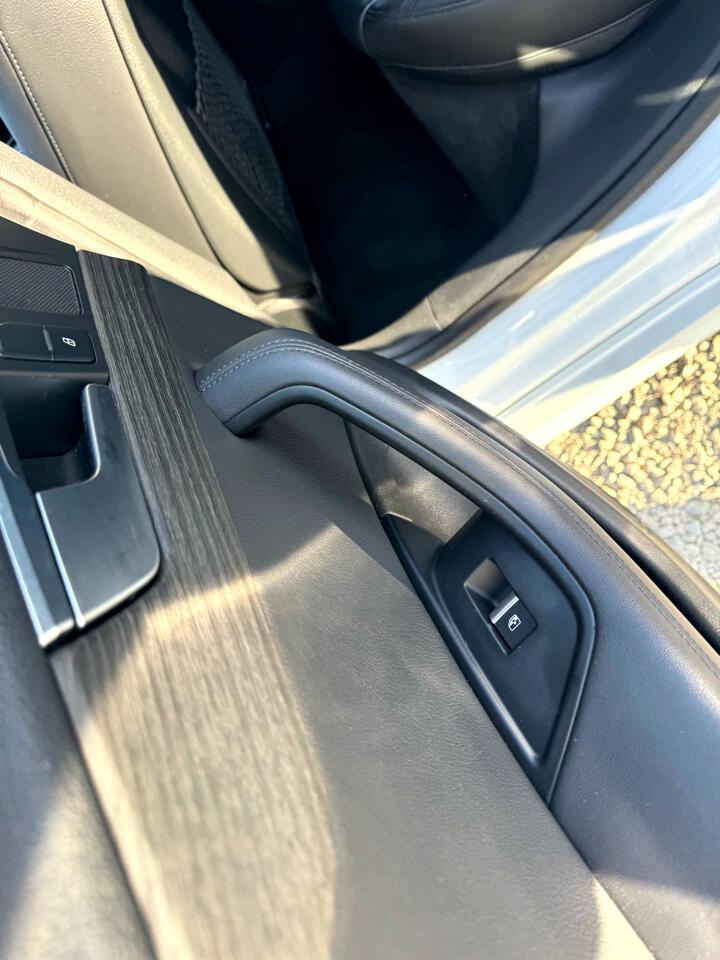 Vehicle image 40 of 85
