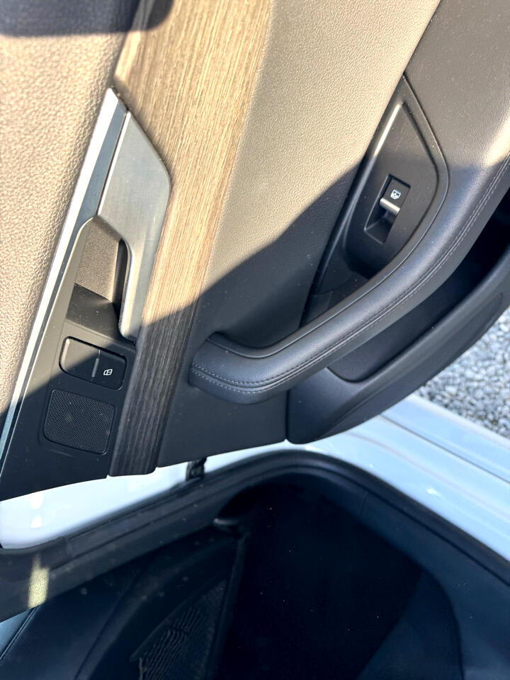 Vehicle image 31 of 85