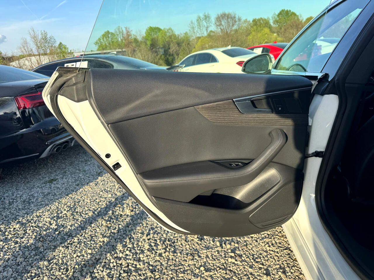 Vehicle image 41 of 85