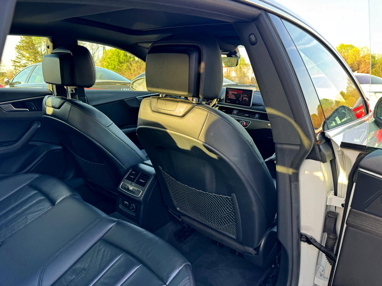 Vehicle image 34 of 85