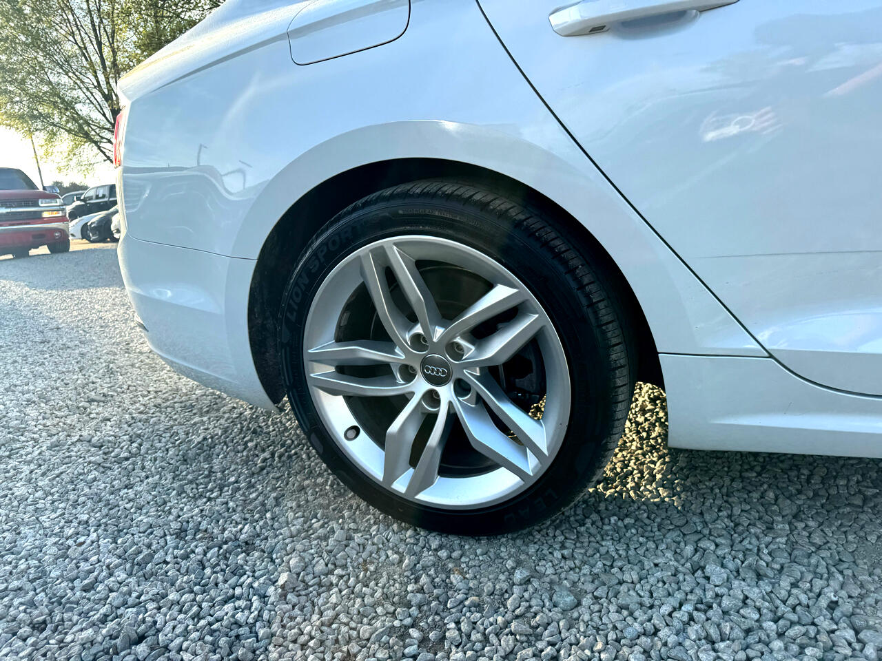 Vehicle image 16 of 85