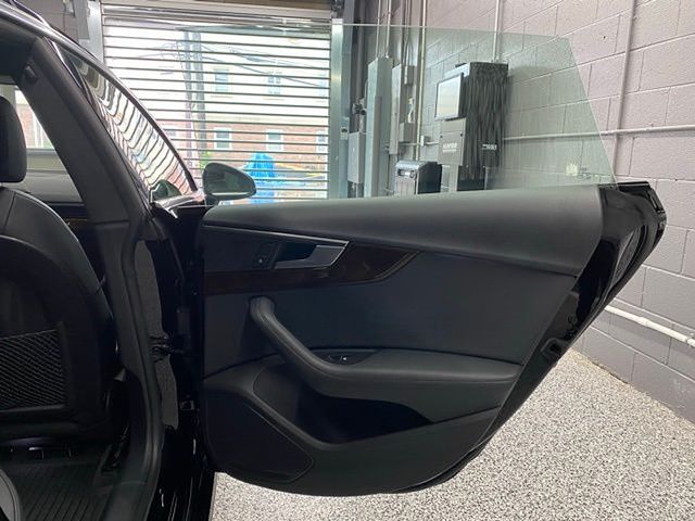 Vehicle image 33 of 63