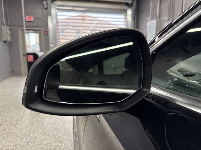 Vehicle image 21 of 63