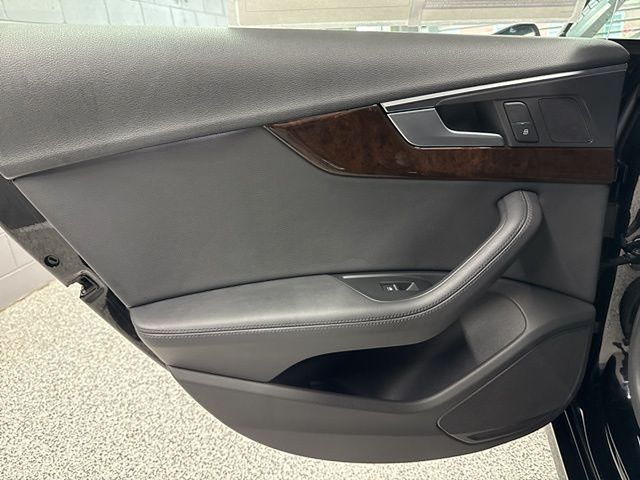 Vehicle image 31 of 63