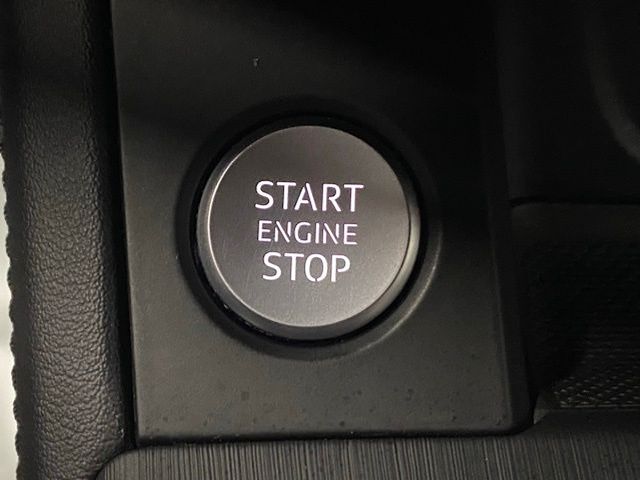Vehicle image 61 of 63