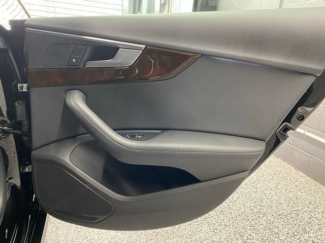 Vehicle image 34 of 63