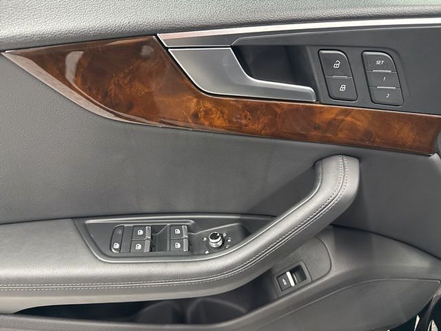 Vehicle image 28 of 63