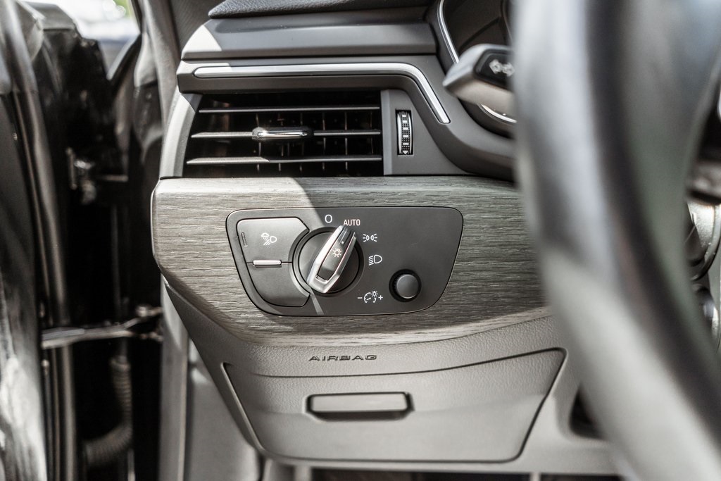 Vehicle image 41 of 43