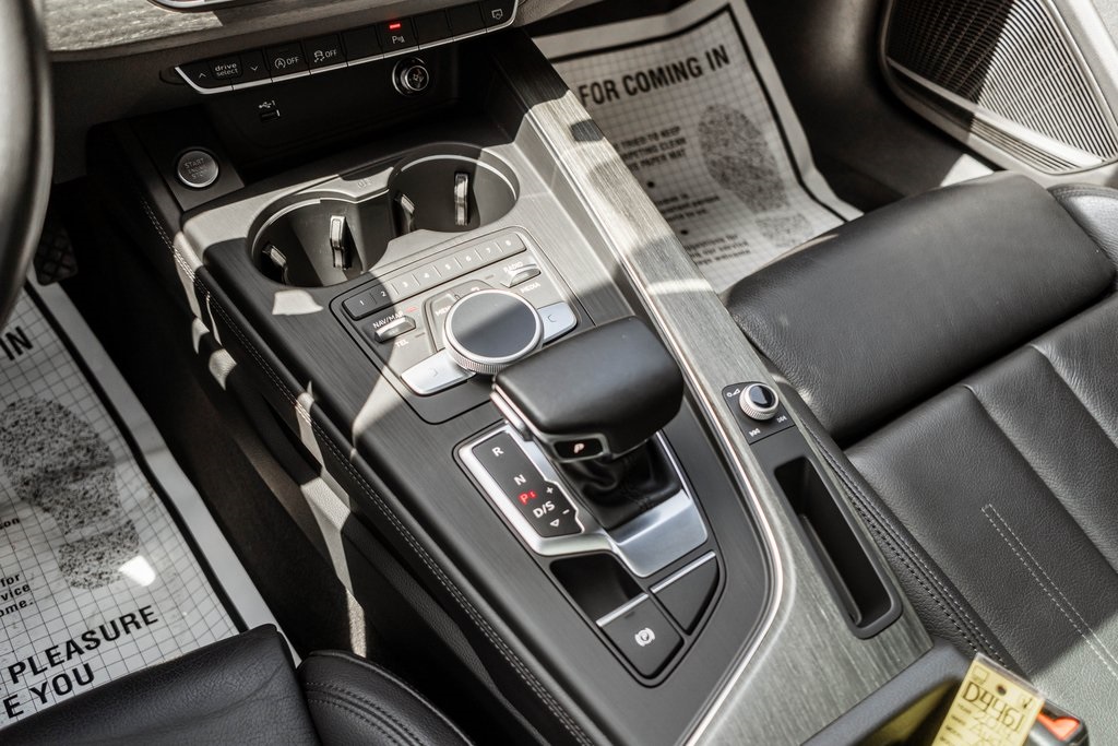 Vehicle image 26 of 43