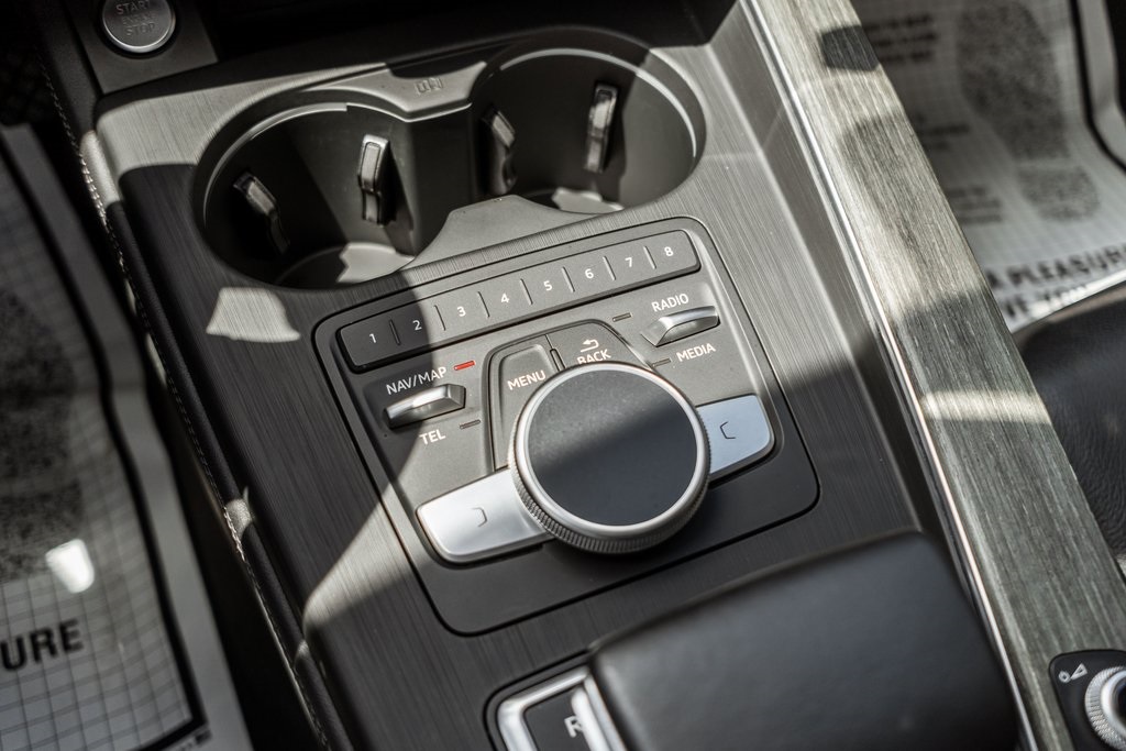 Vehicle image 38 of 43