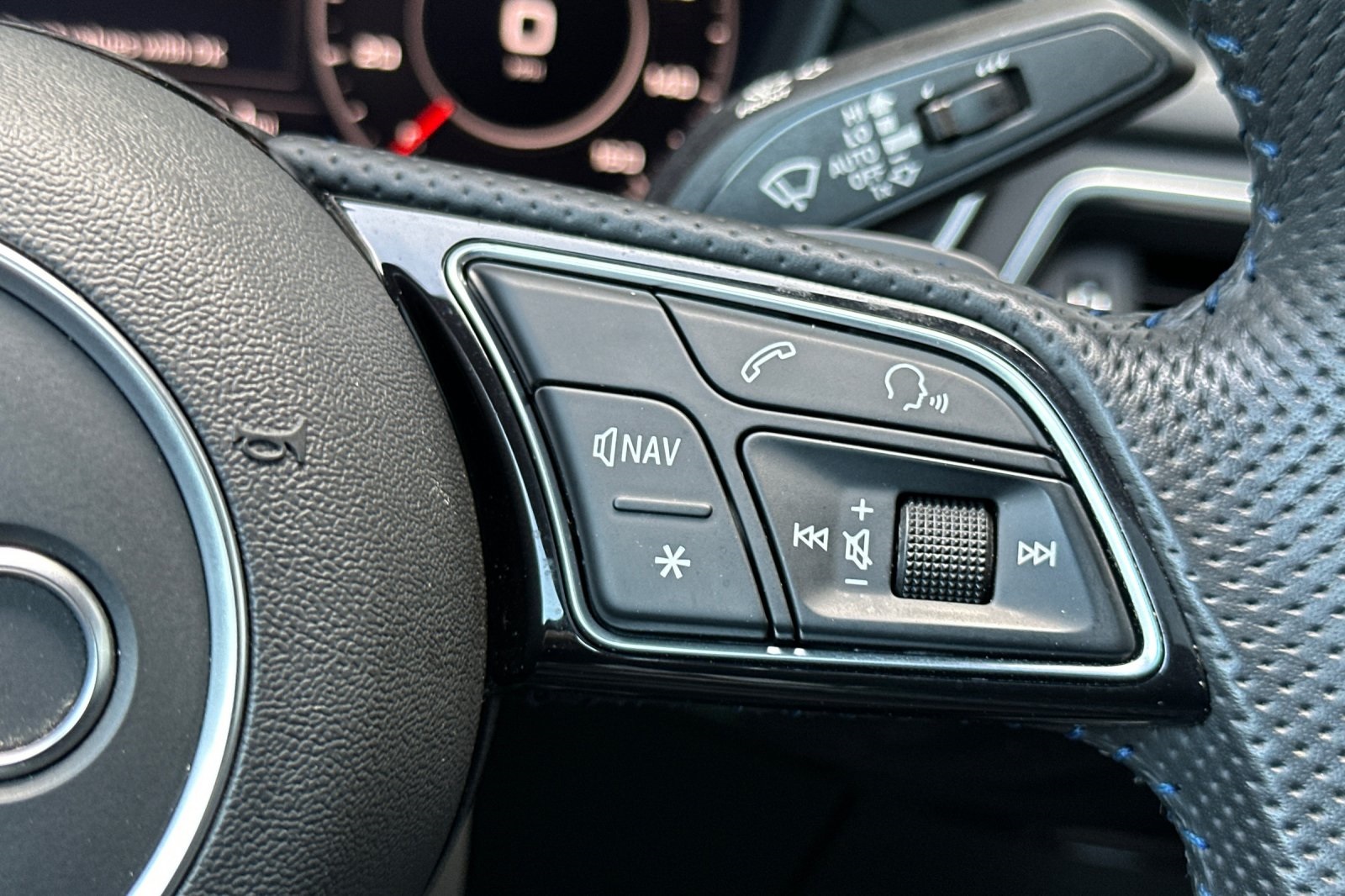 Vehicle image 29 of 35