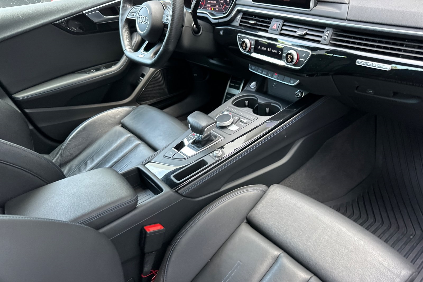 Vehicle image 17 of 35