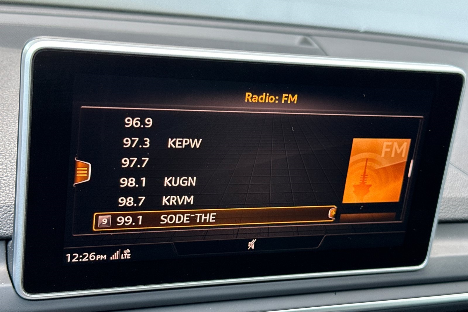 Vehicle image 21 of 35