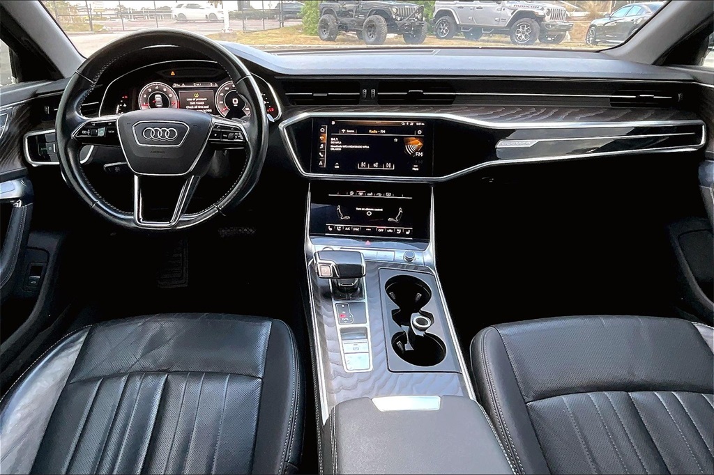 Vehicle image 14 of 31