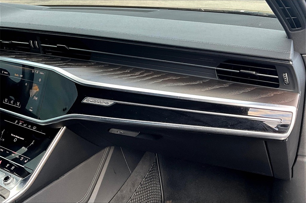 Vehicle image 15 of 31