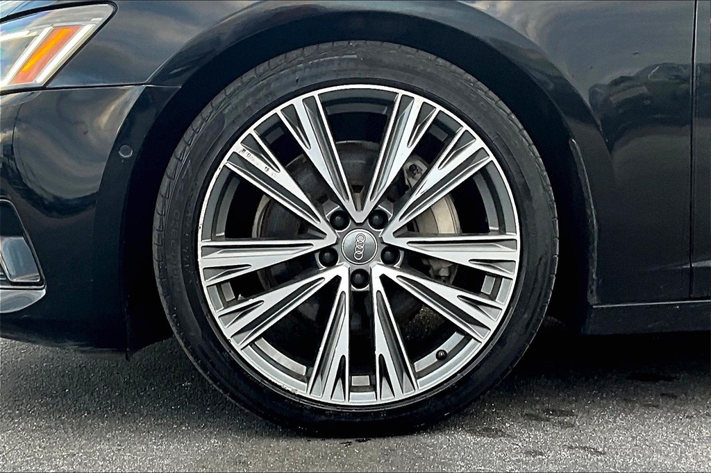 Vehicle image 10 of 31