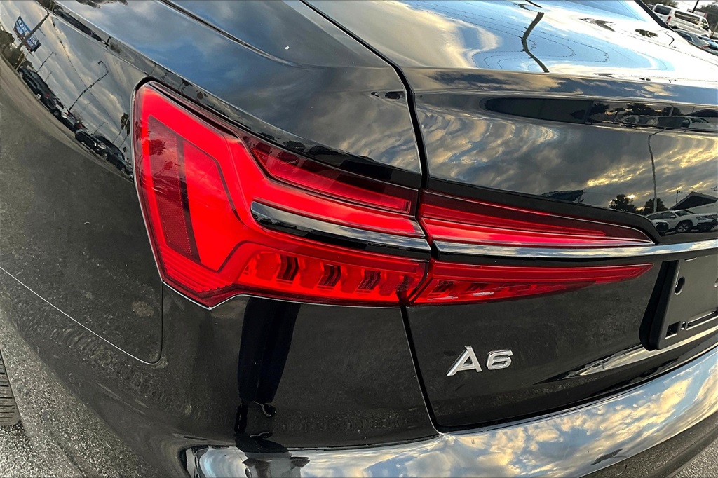 Vehicle image 28 of 31