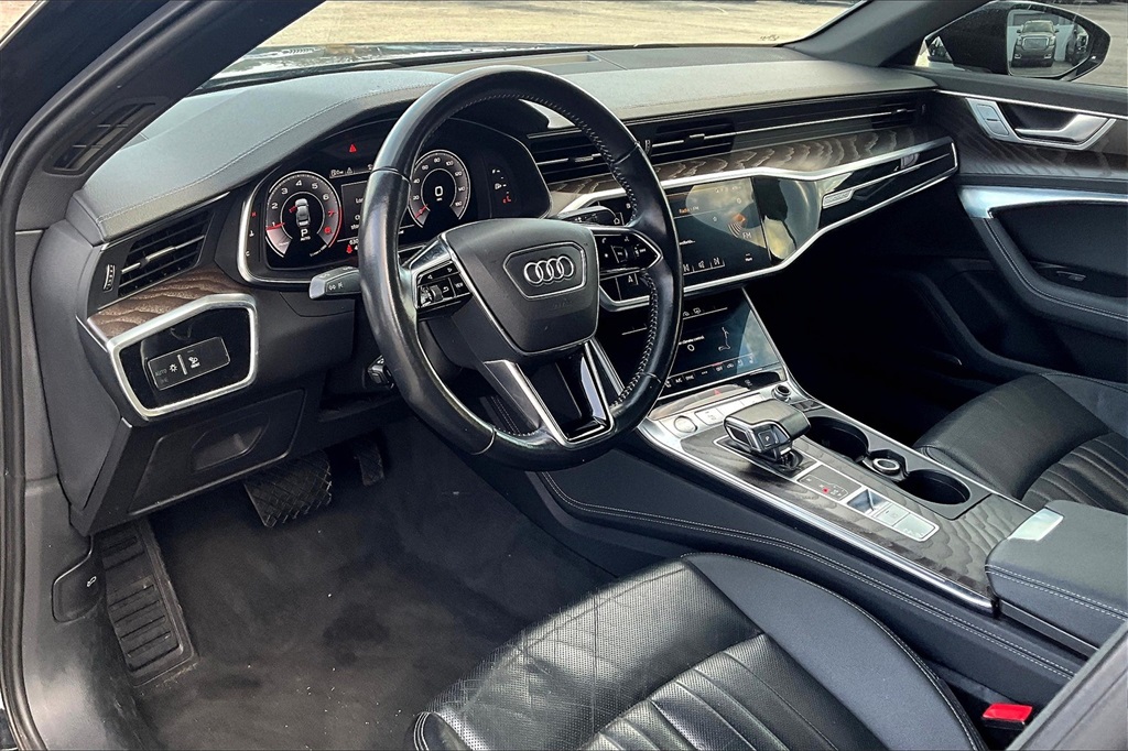 Vehicle image 13 of 31