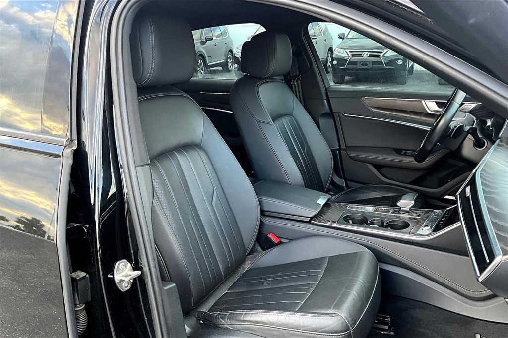 Vehicle image 8 of 31