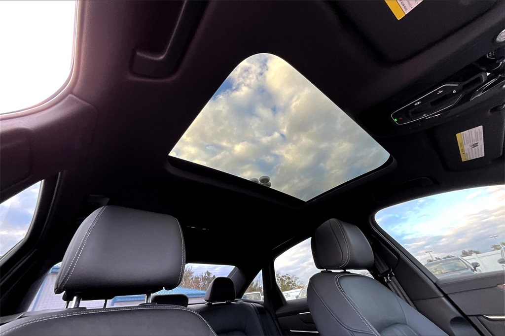 Vehicle image 21 of 31