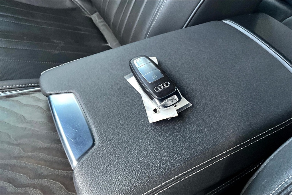 Vehicle image 12 of 31