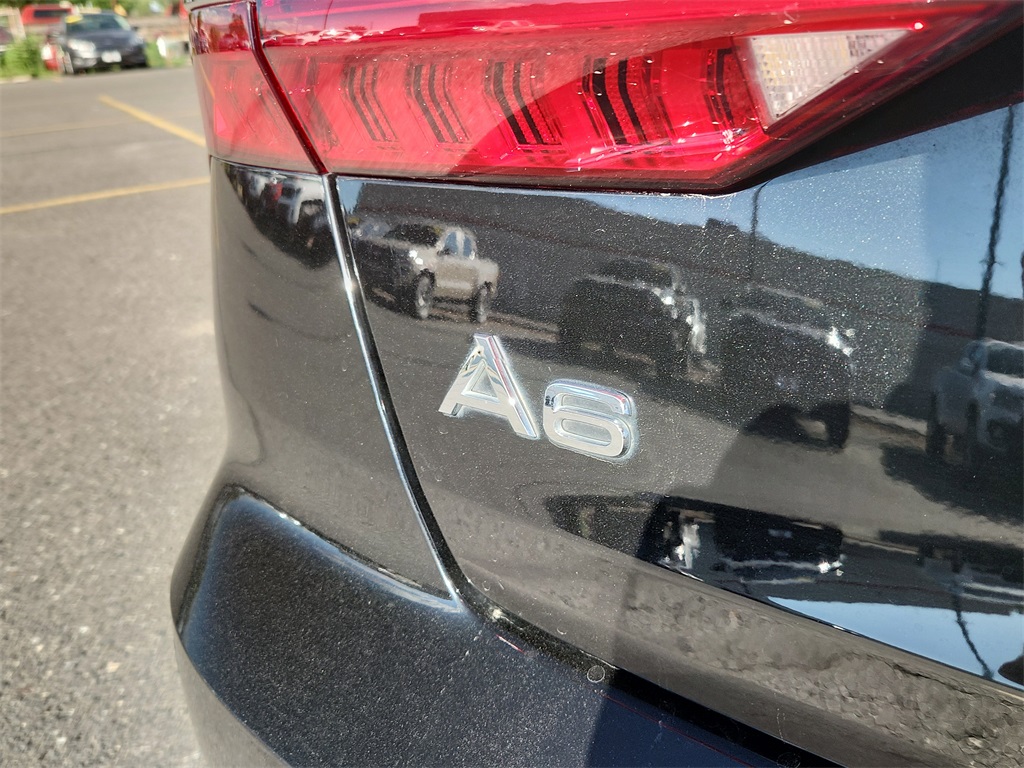 Vehicle image 21 of 26
