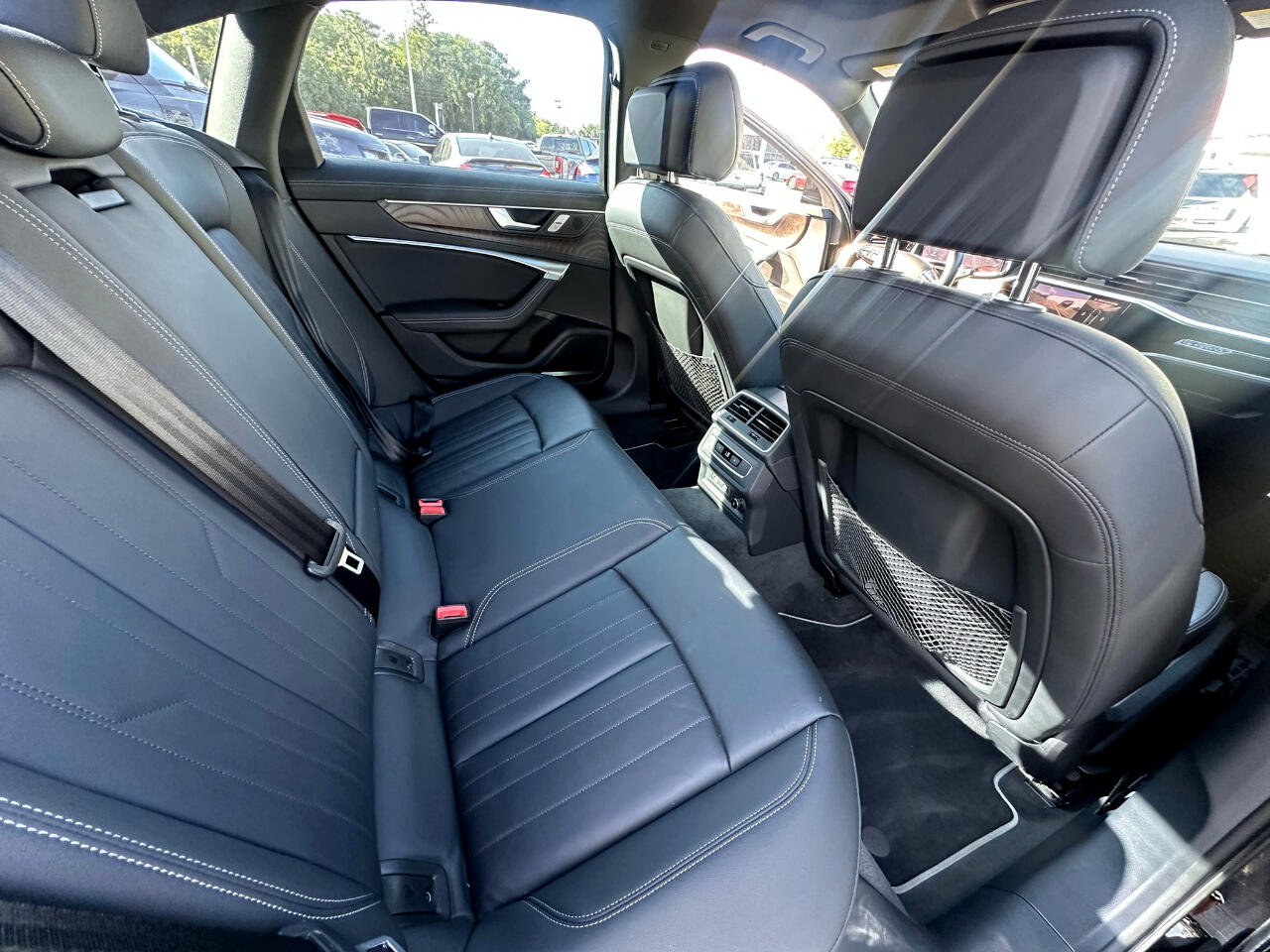 Vehicle image 11 of 19