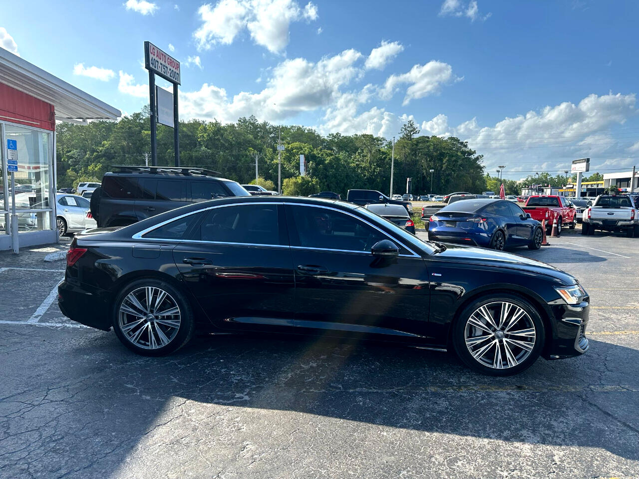 Vehicle image 4 of 19