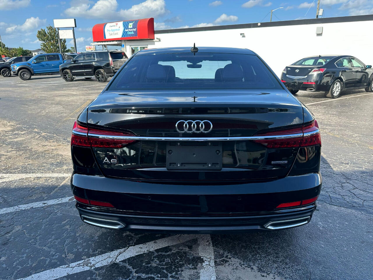 Vehicle image 8 of 19