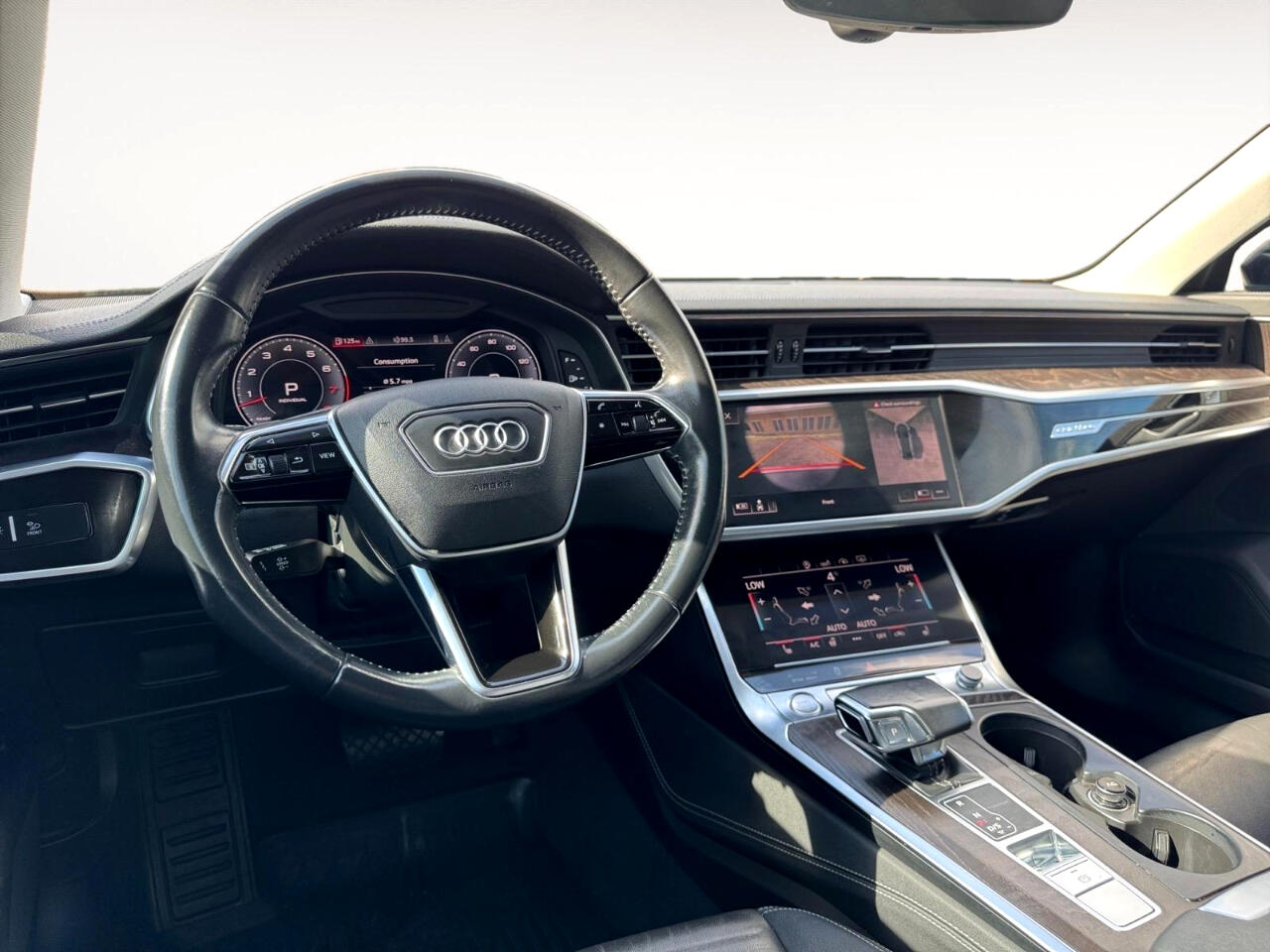 Vehicle image 21 of 28
