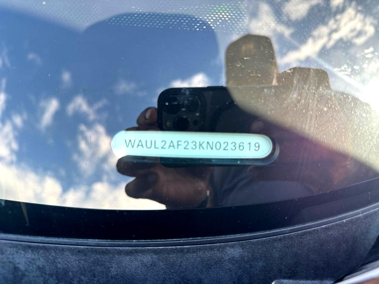 Vehicle image 17 of 28