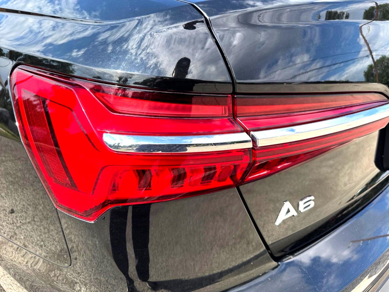 Vehicle image 13 of 28