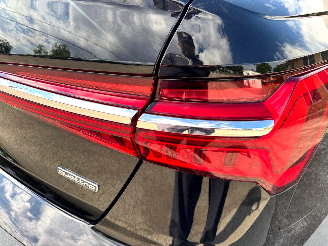 Vehicle image 12 of 28