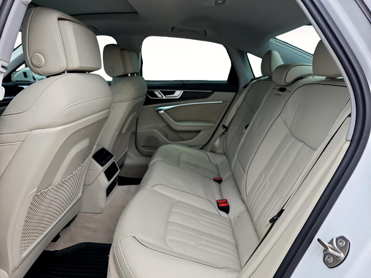 Vehicle image 25 of 27