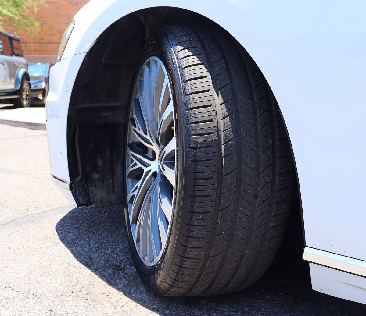 Vehicle image 15 of 78