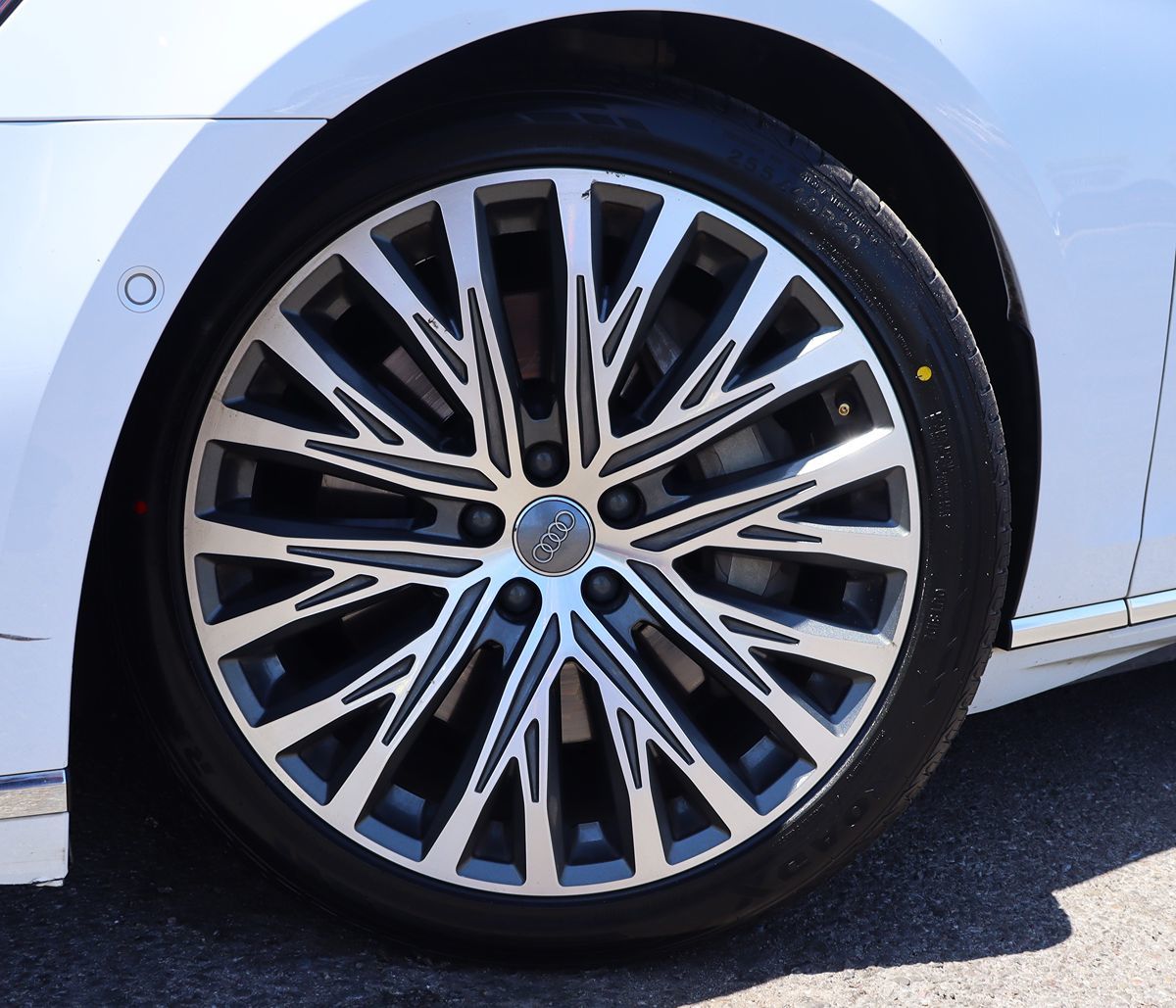 Vehicle image 16 of 78