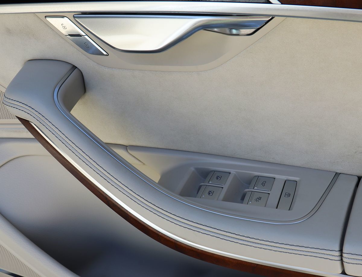 Vehicle image 50 of 78
