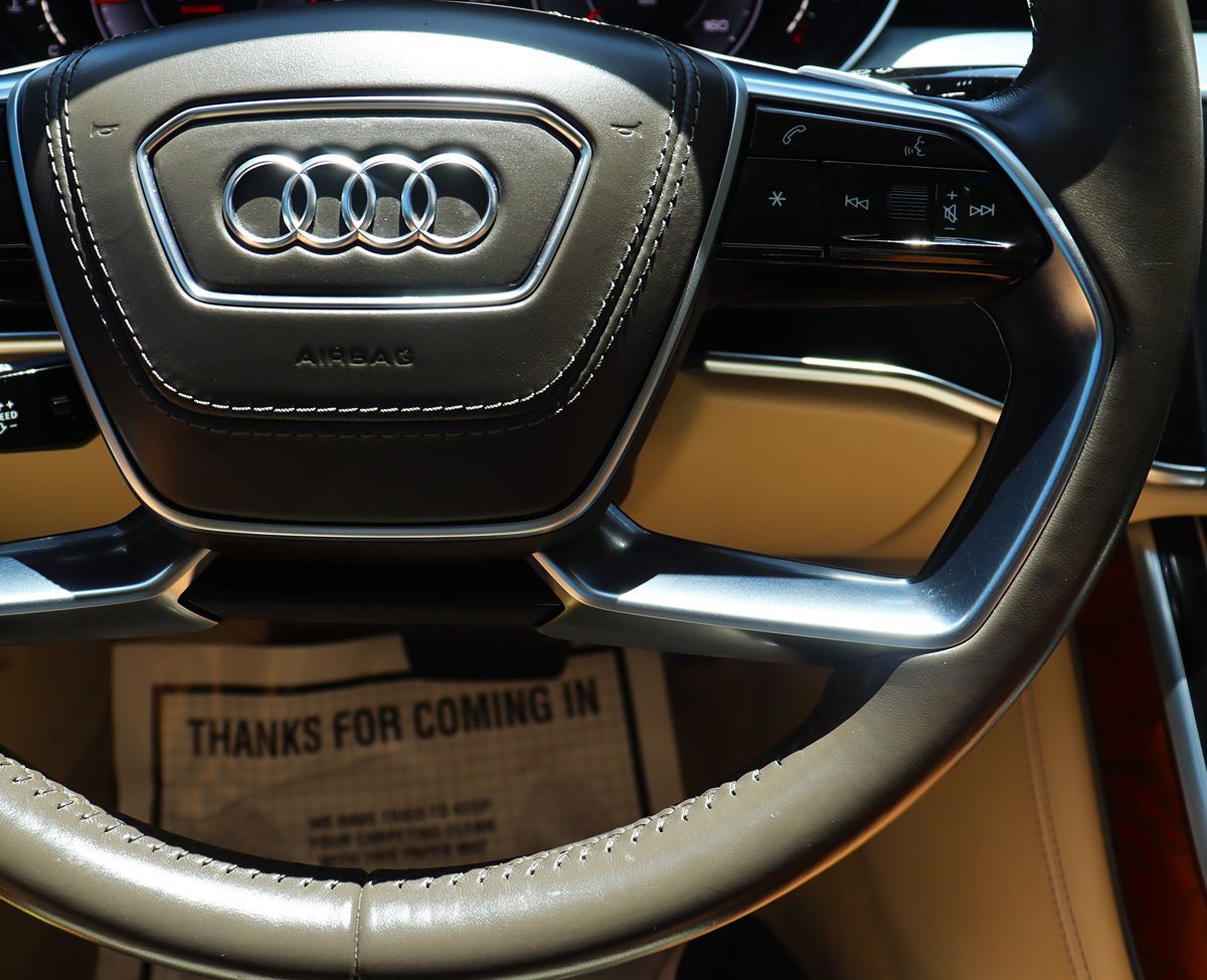 Vehicle image 60 of 78