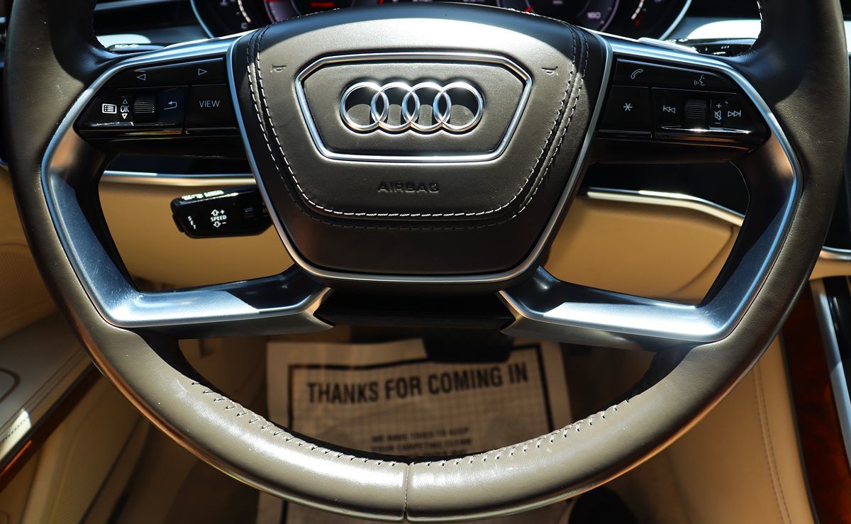 Vehicle image 72 of 78