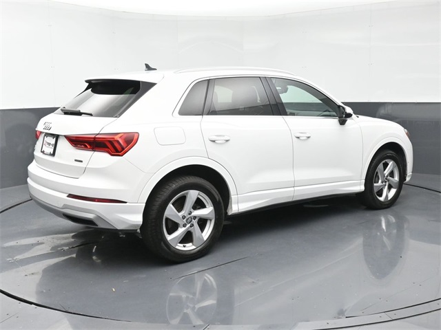 Vehicle image 7 of 30