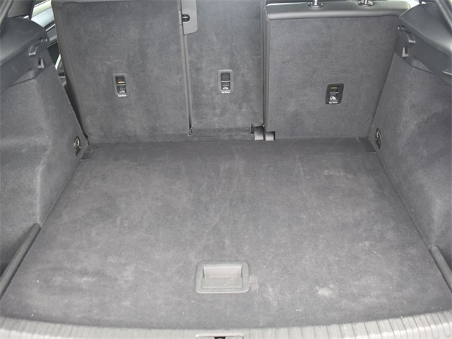 Vehicle image 25 of 30