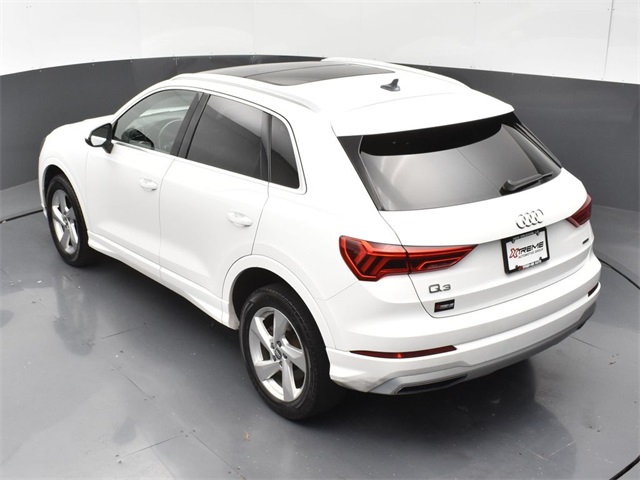 Vehicle image 9 of 30