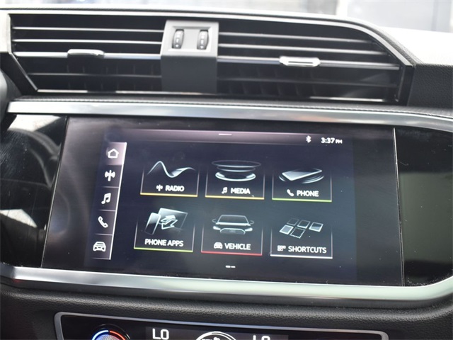 Vehicle image 19 of 30