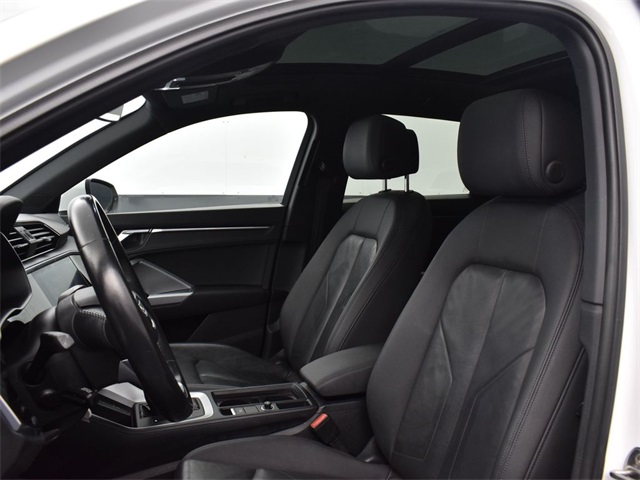 Vehicle image 13 of 30