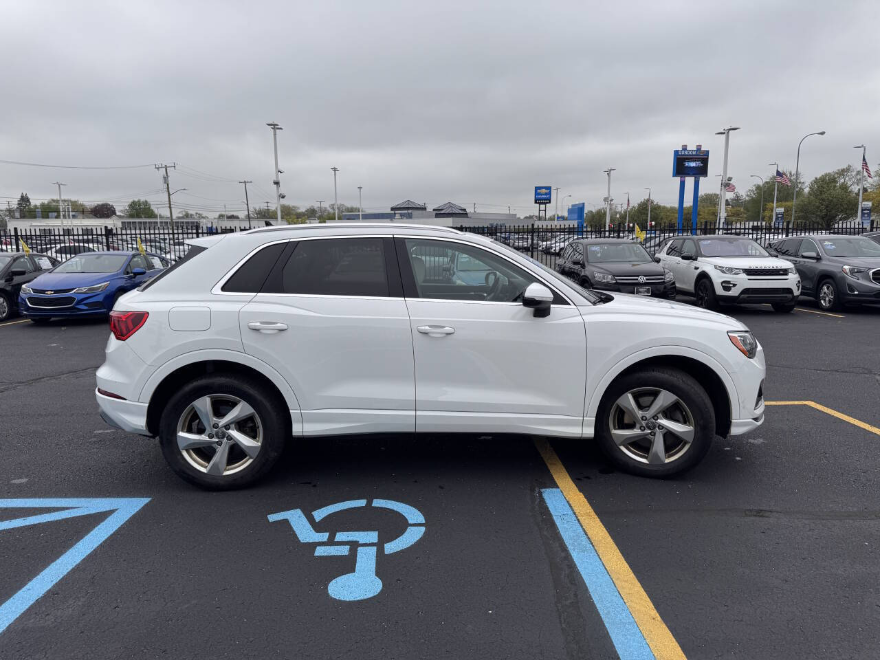 Vehicle image 3 of 34