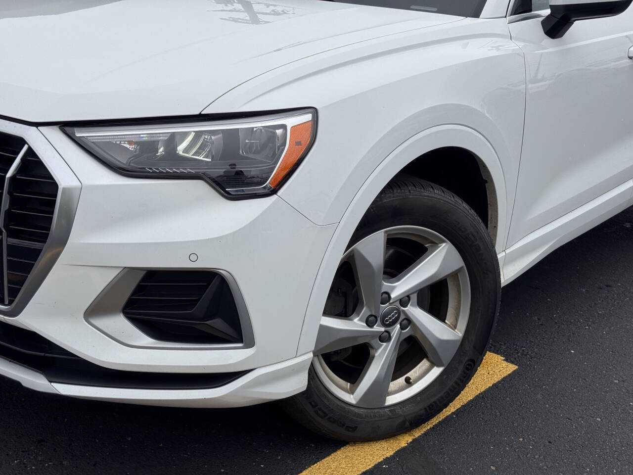 Vehicle image 28 of 34
